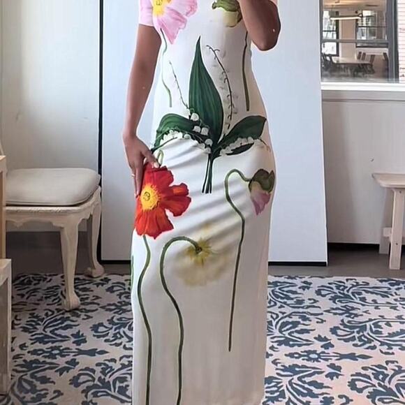 Creme based oscar de la renta - Picture 1 of 4